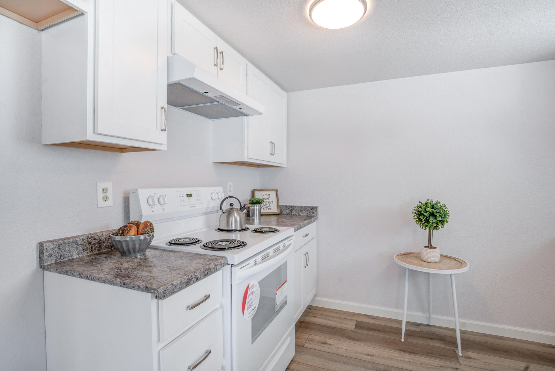 1226 Beltline Road Redding, CA 96003 - Photo 9 of 24 New Appliances