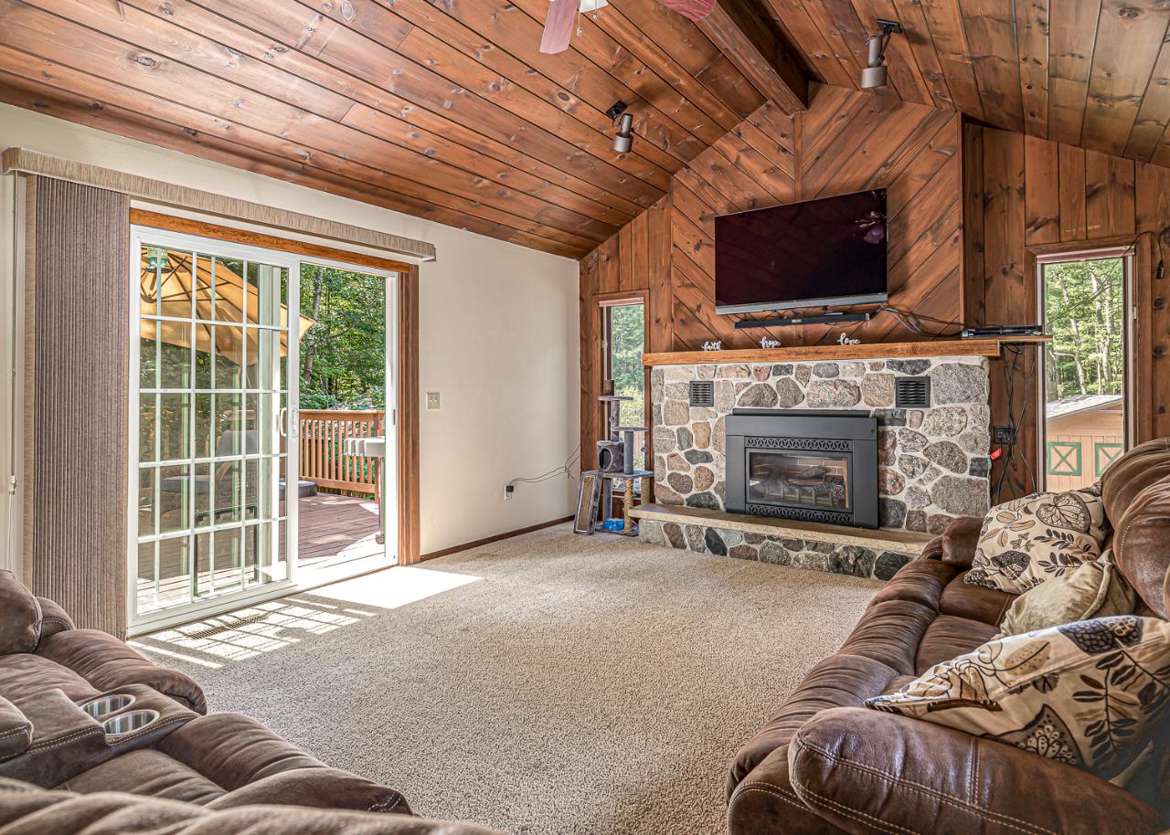8530 Sutton Road Minocqua, WI 54548 - Photo 6 of 36 Gallery Image 6