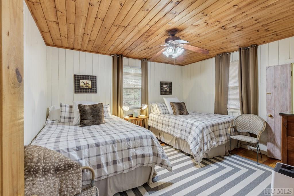 48 Holt Knob Road Highlands, NC 28741 - Photo 21 of 36 Gallery Image 21