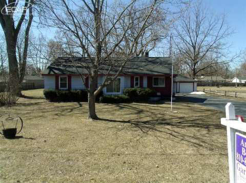 4324 Van Slyke Road Flint, MI 48507 - Photo 34 of 41 20428128-36.JPG