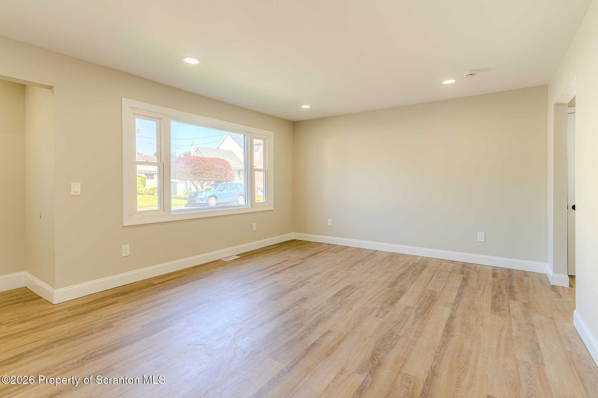 605 Roth Street Moosic, PA 18507 - Photo 7 of 38 PSU07852-HDR