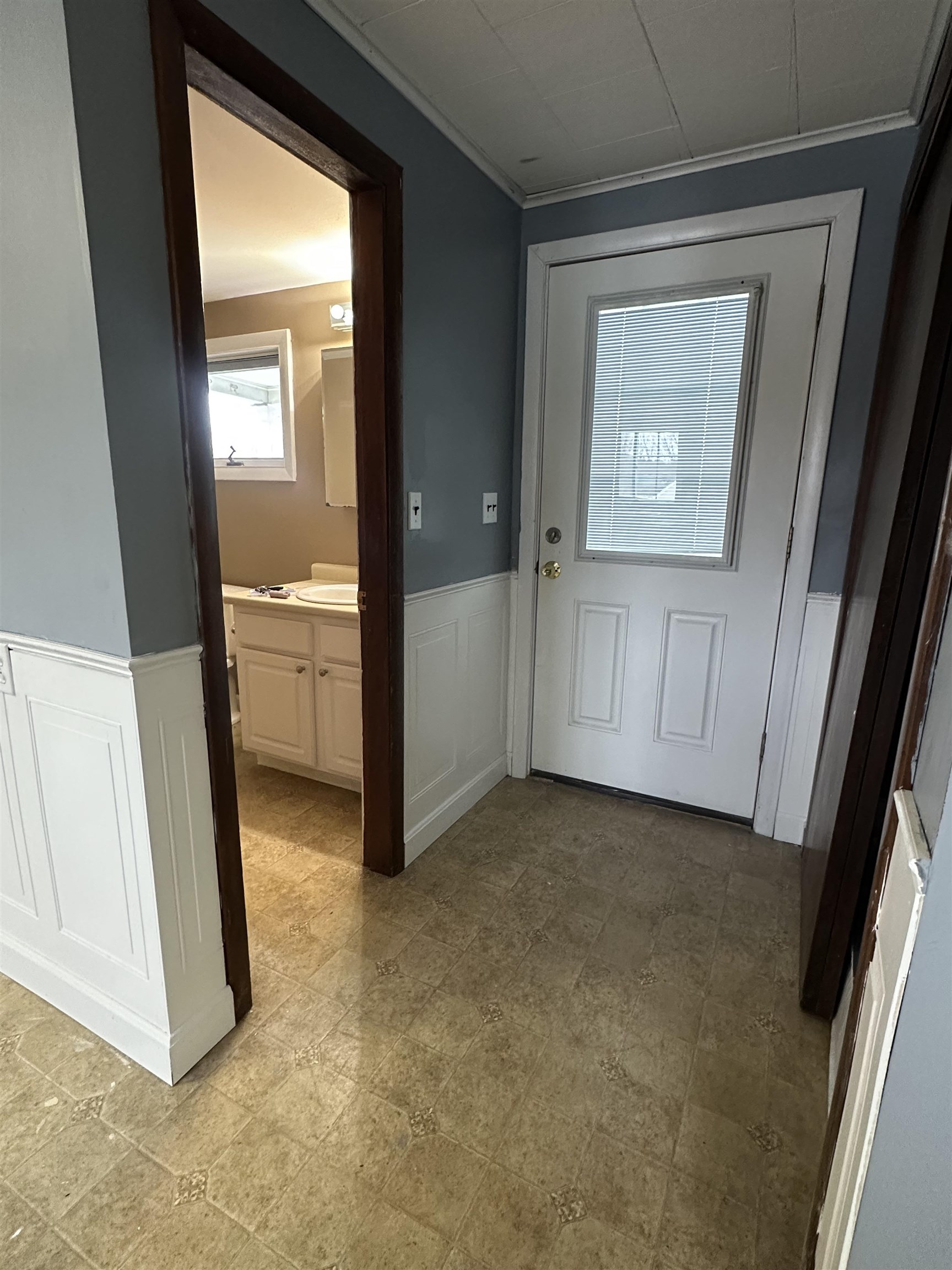 20 Spring Street Somersworth, NH 03878 - Photo 4 of 39