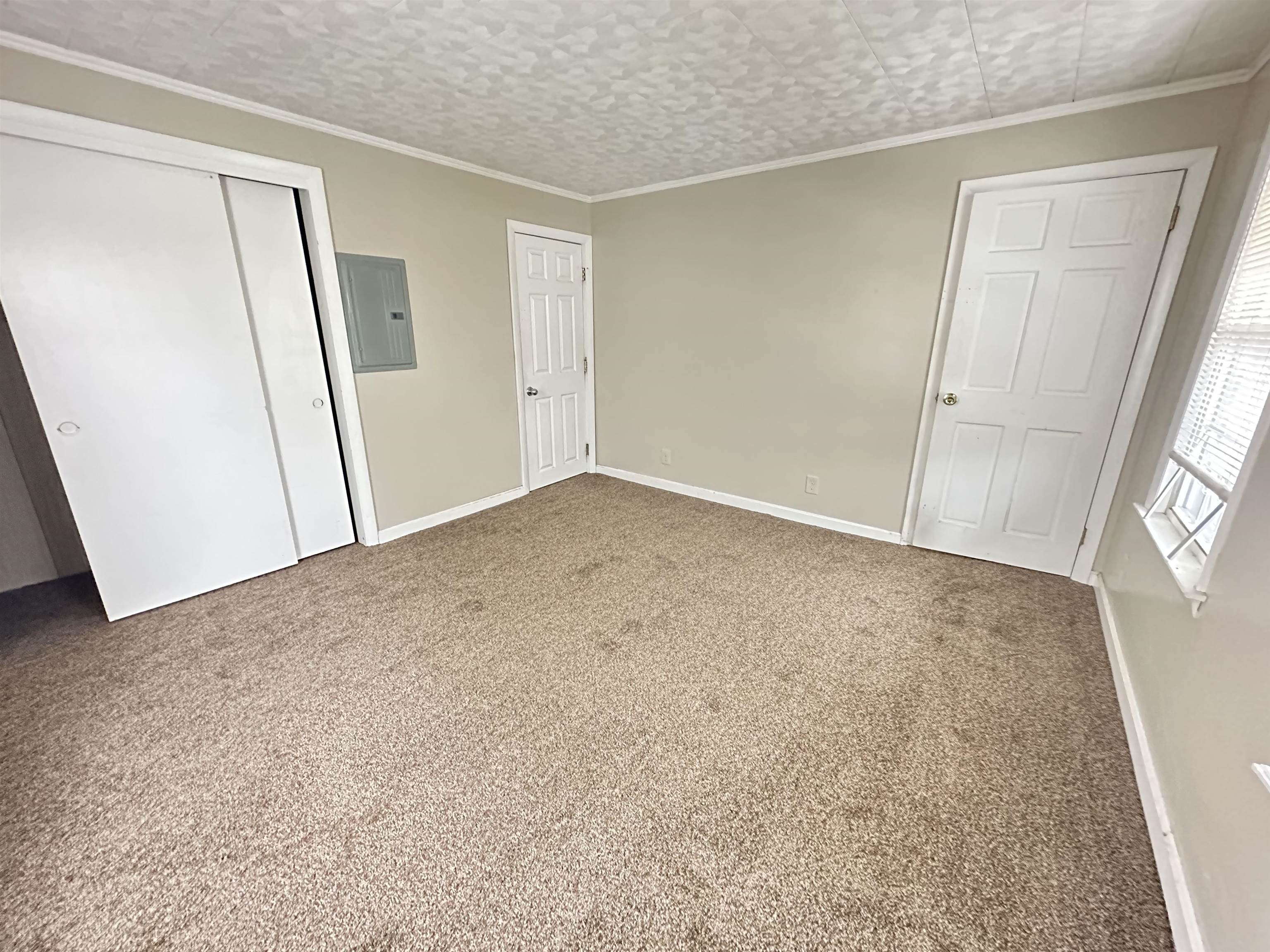 20 Spring Street Somersworth, NH 03878 - Photo 6 of 39