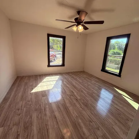 $1,275 | 309 West Hull Street, Denison, TX 75020