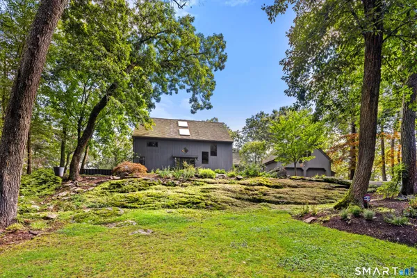 $1,775,000 | 129 Davis Hill Road, Weston, CT 06883