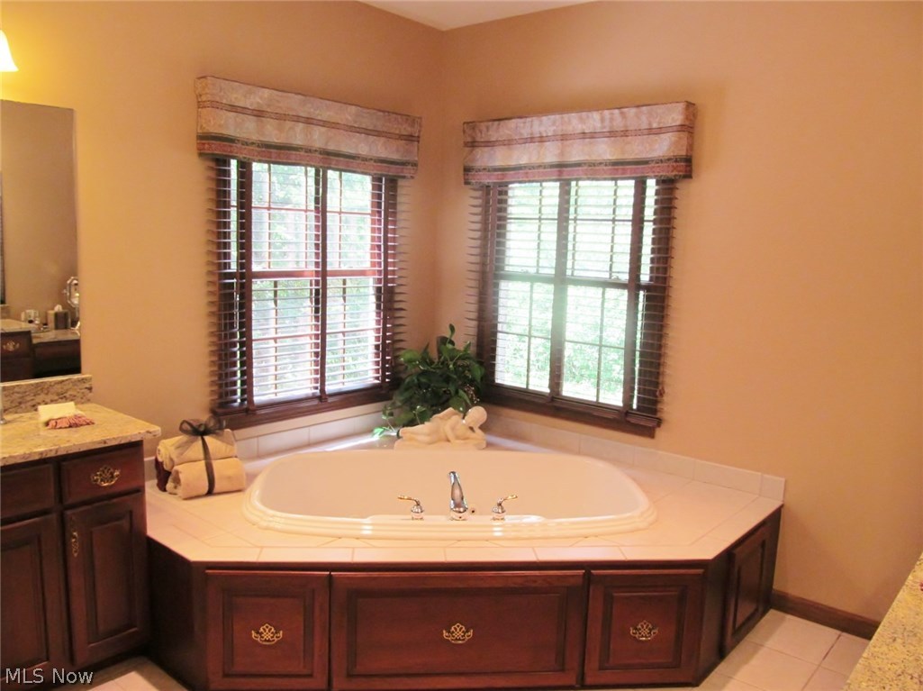 18204 Hunt Road Strongsville, OH 44136 - Photo 11 of 29