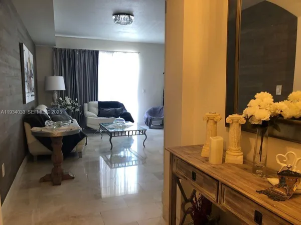 $2,950 | 8826 West Flagler Street, Unit 204, Miami, FL 33174