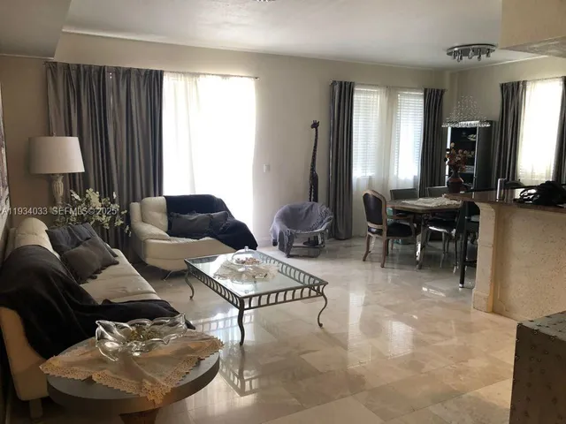 $3,300 | 8826 West Flagler Street, Unit 204, Miami, FL 33174