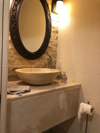 $2,950 | 8826 West Flagler Street, Unit 204, Miami, FL 33174