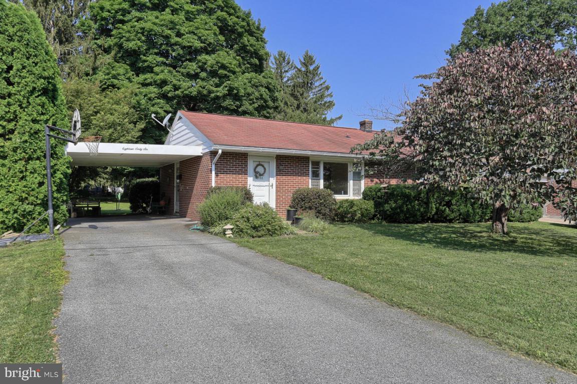 1866 Manor Ridge Drive Lancaster, PA 17603 - Photo 2 of 24 Gallery Image 2