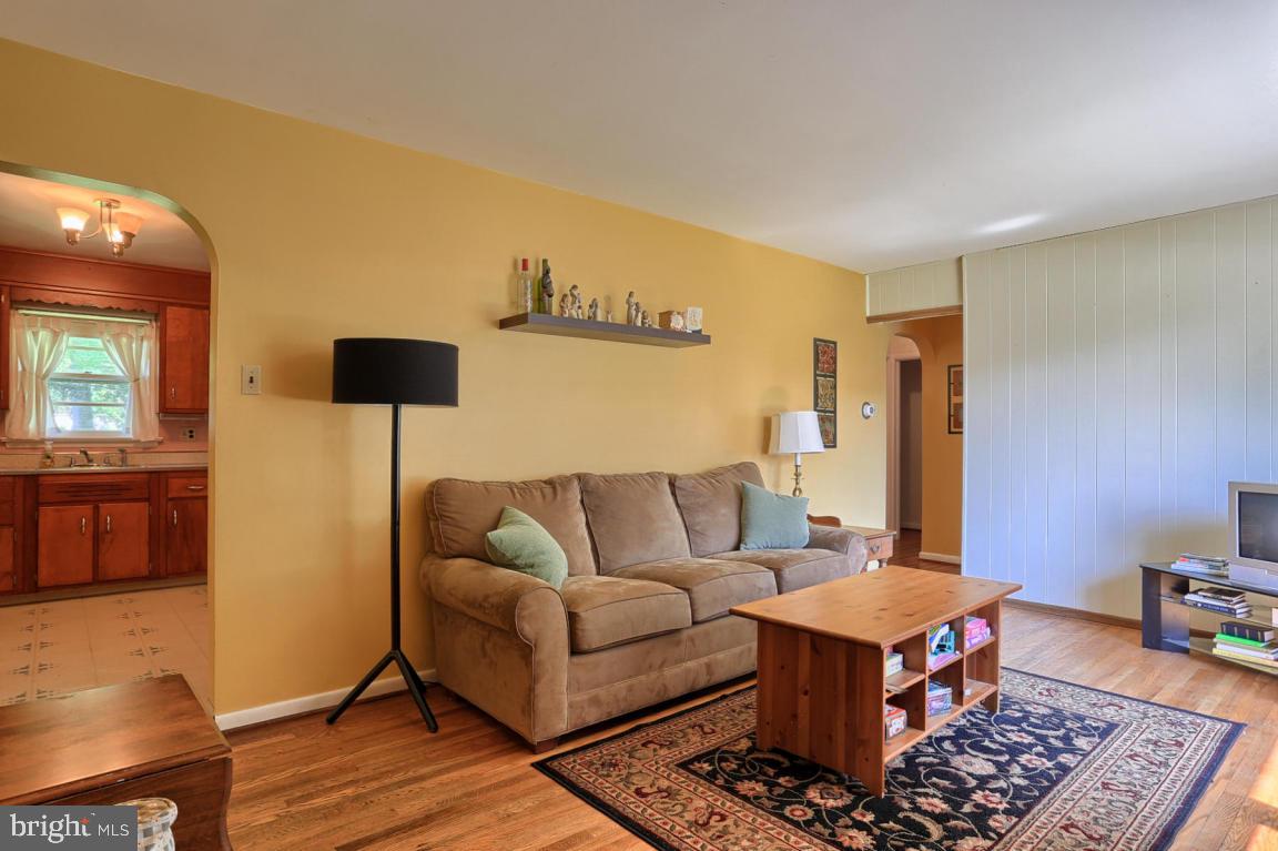 1866 Manor Ridge Drive Lancaster, PA 17603 - Photo 3 of 24 Gallery Image 3
