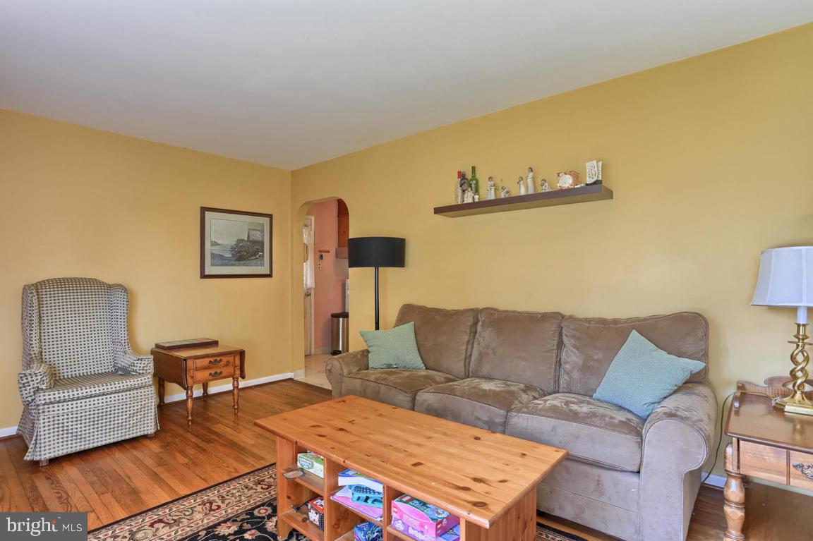 1866 Manor Ridge Drive Lancaster, PA 17603 - Photo 5 of 24 Gallery Image 5