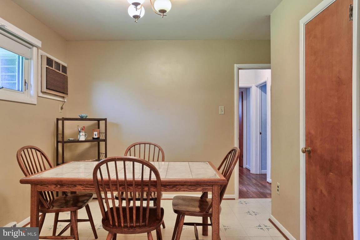 1866 Manor Ridge Drive Lancaster, PA 17603 - Photo 8 of 24 Gallery Image 8