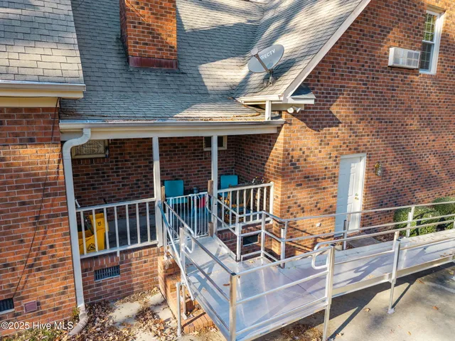 $469,000 | 2111 Hunt Hill Place, Kinston, NC 28504