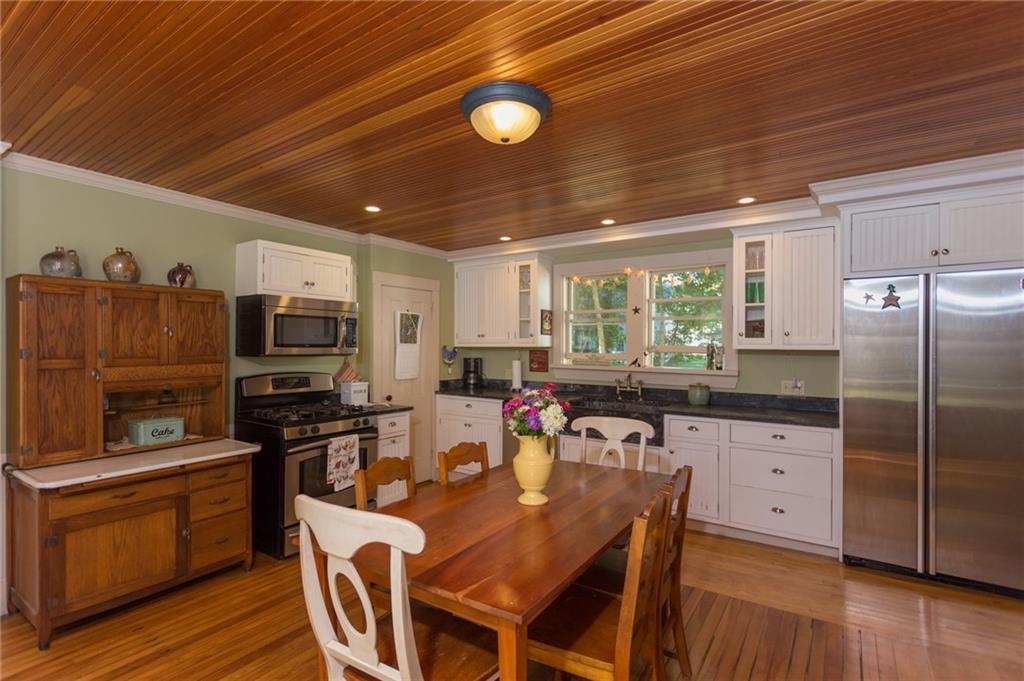 274 Main Street Cumberland, ME 04021 - Photo 5 of 32 Photo