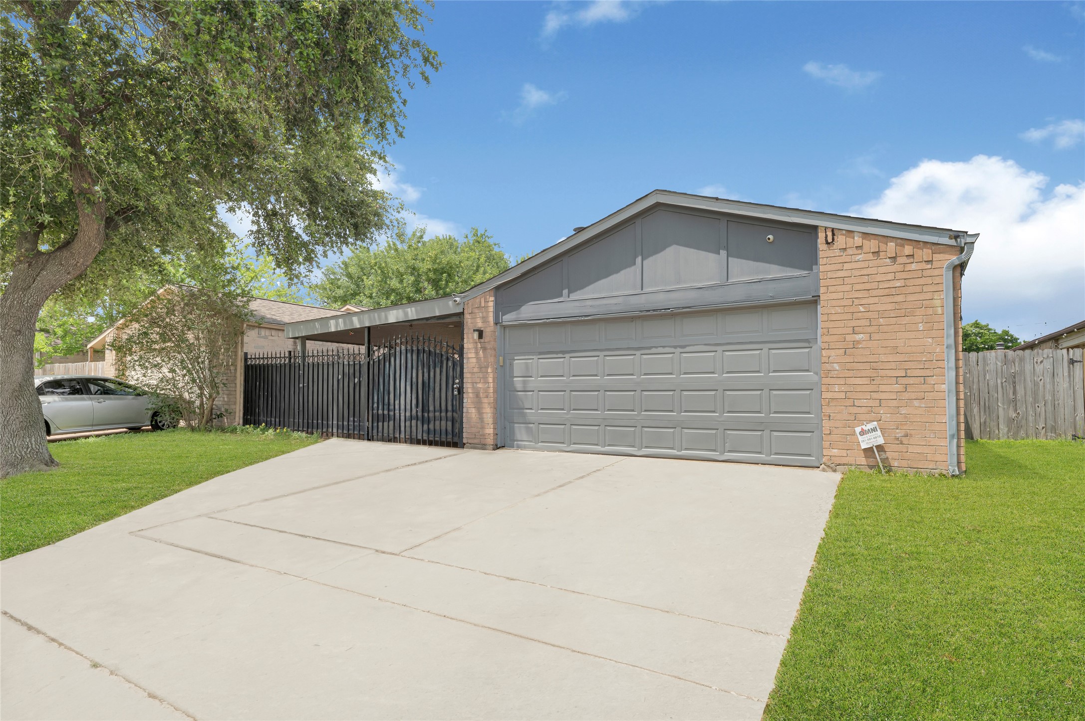 4170 Amir Street Houston, TX 77072 - Photo 2 of 18 a backyard of a house with lots of green space
