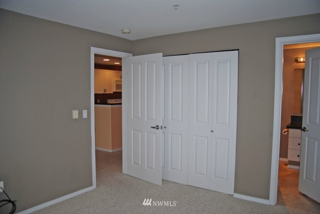 2522 Rucker Avenue, Unit 503 Everett, WA 98201 - Photo 9 of 15