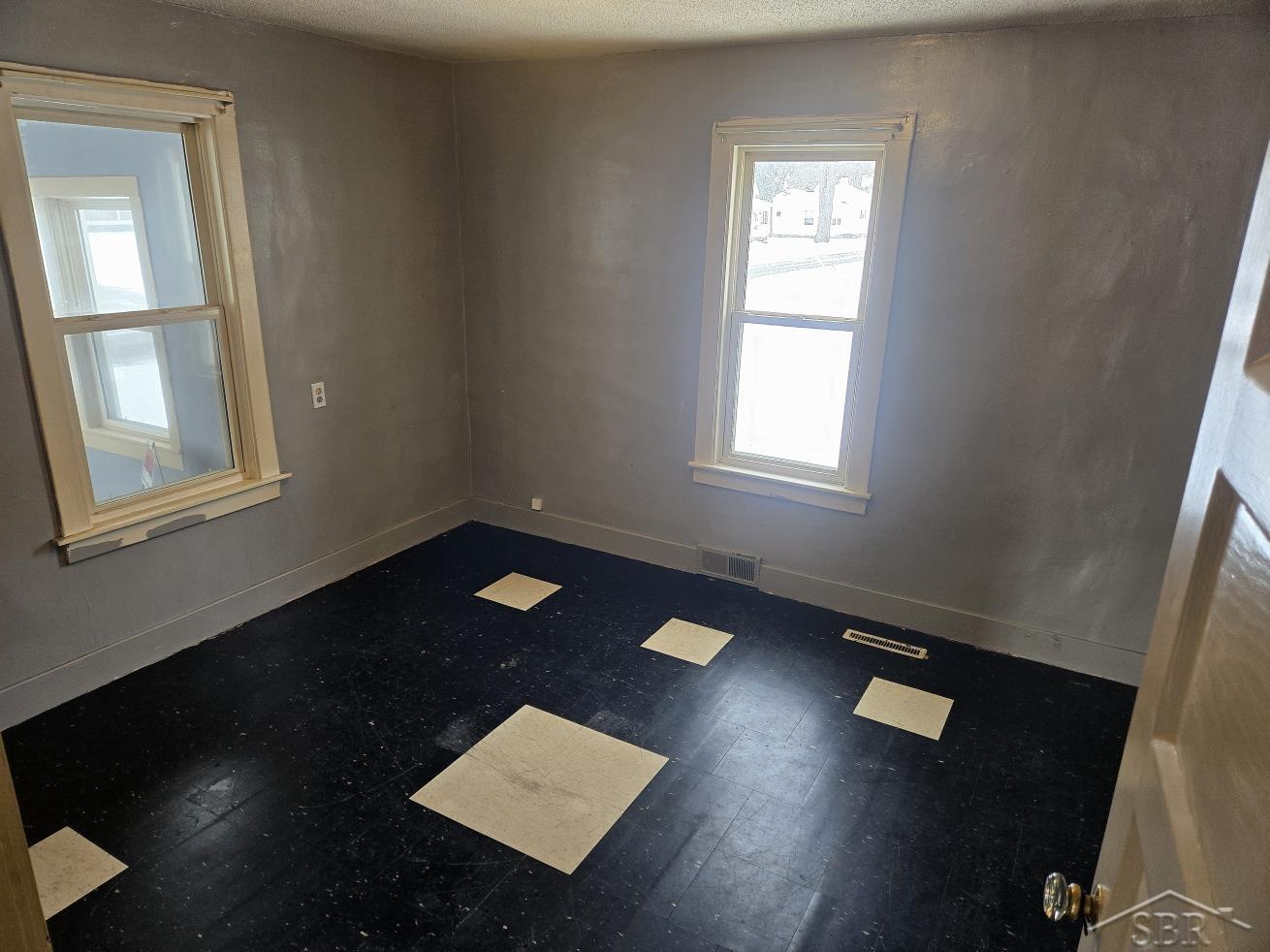 355 South Parsons Street Merrill, MI 48637 - Photo 9 of 9 50163442-e9e8acbe-f140-4131-8736-8630957436b9.JPG