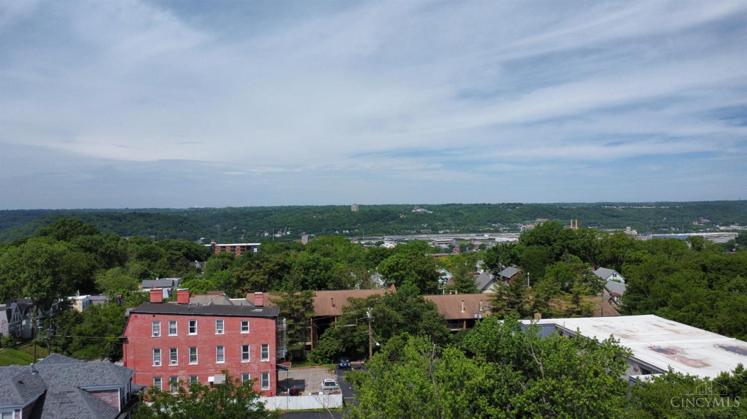 3011 Riddle View Lane Cincinnati, OH 45220 - Photo 10 of 15