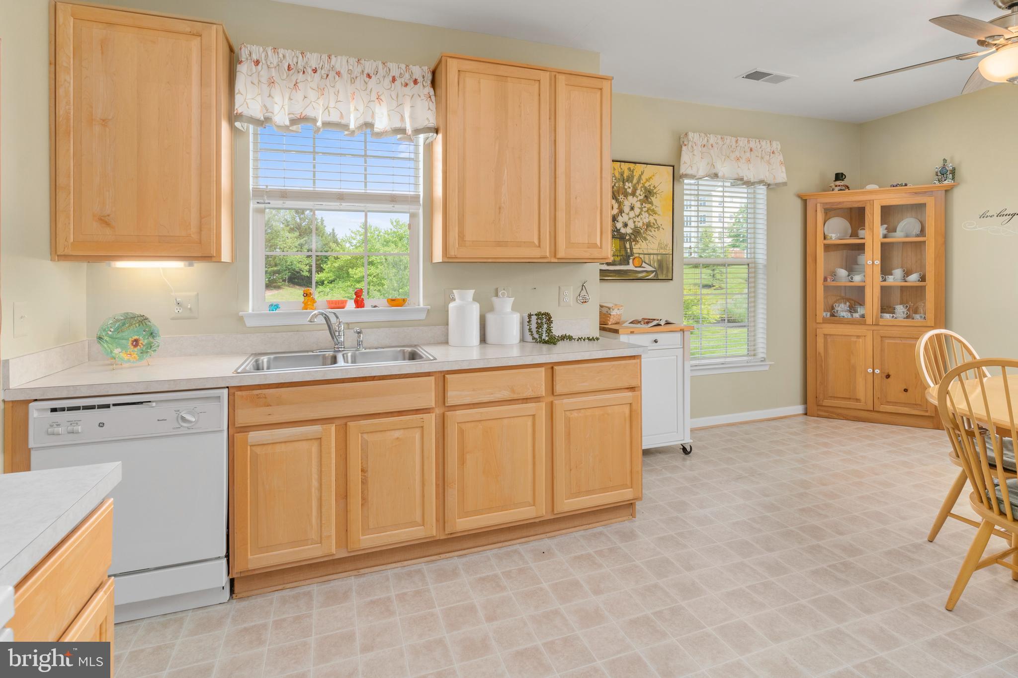 8601 Roaming Ridge Way, Unit 203 Odenton, MD 21113 - Photo 11 of 31 Kitchen (alt view)