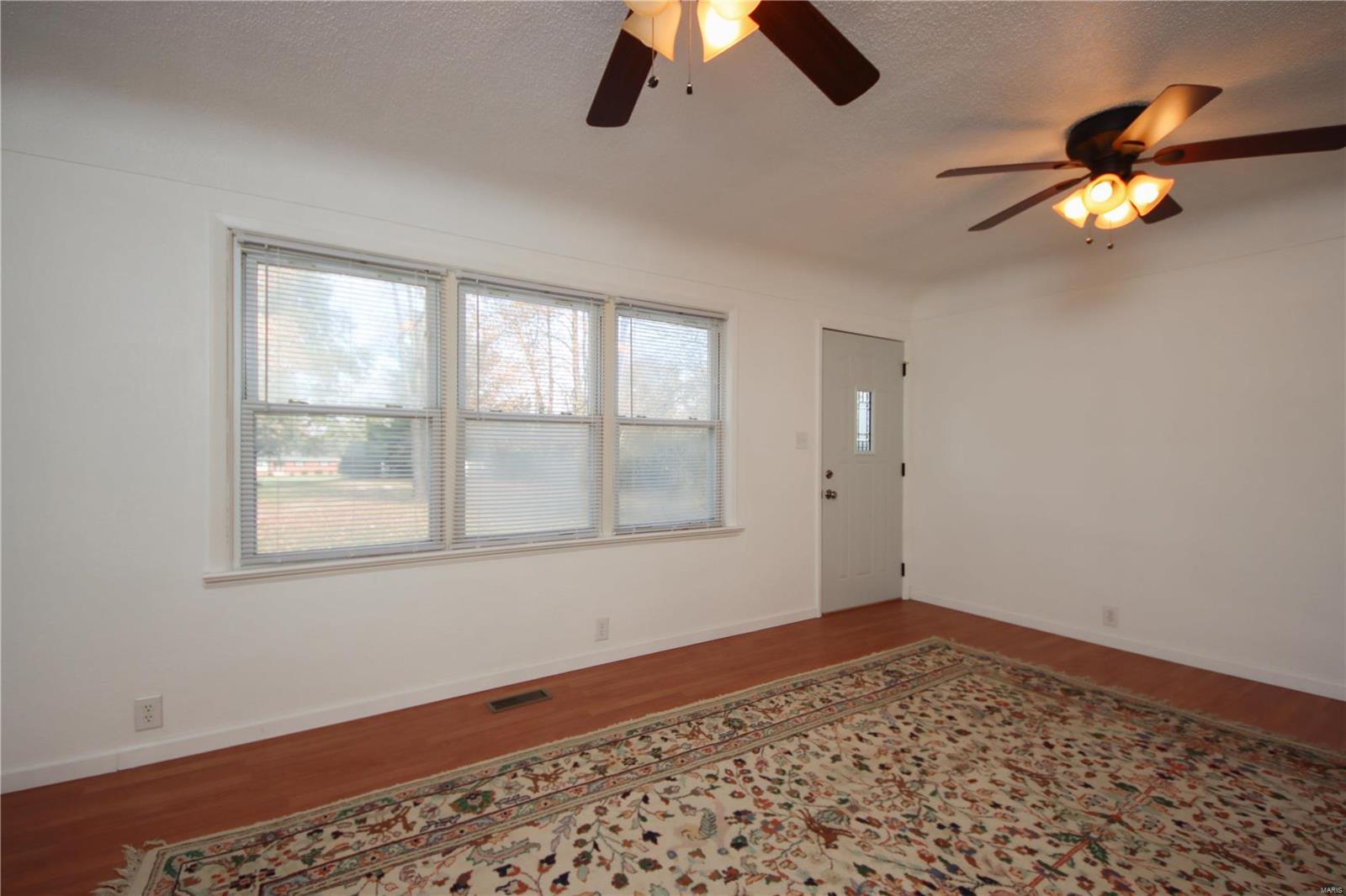 1306 South Clinton Road Caseyville, IL 62232 - Photo 5 of 31