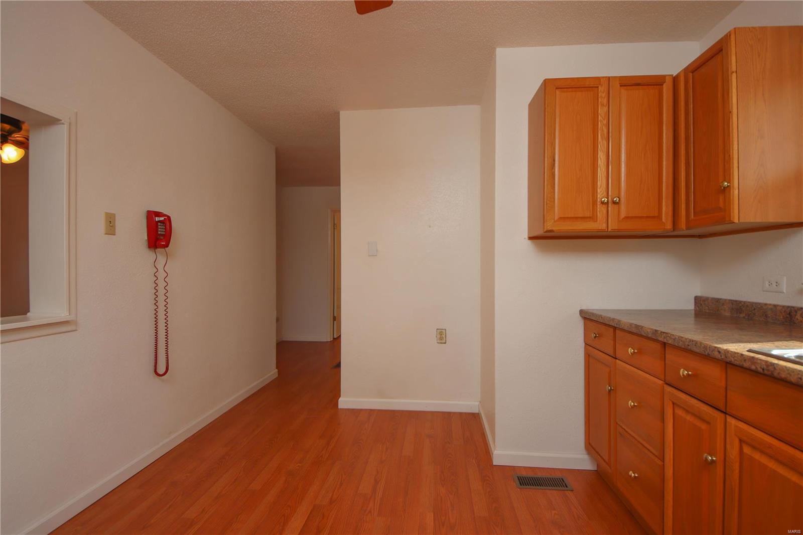 1306 South Clinton Road Caseyville, IL 62232 - Photo 8 of 31