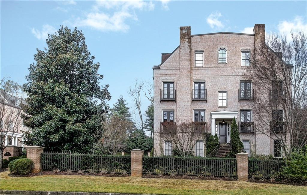 92 Old Ivy Road Northeast, Unit 10 Atlanta, GA 30342 - Photo 1 of 1 Gallery Image 1