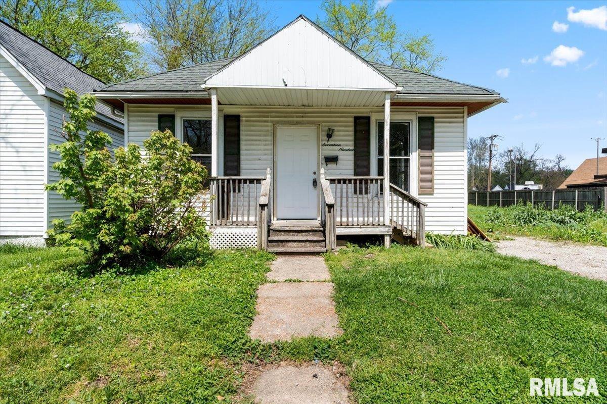 1719 Clay Street Springfield, IL 62703 - Photo 1 of 25