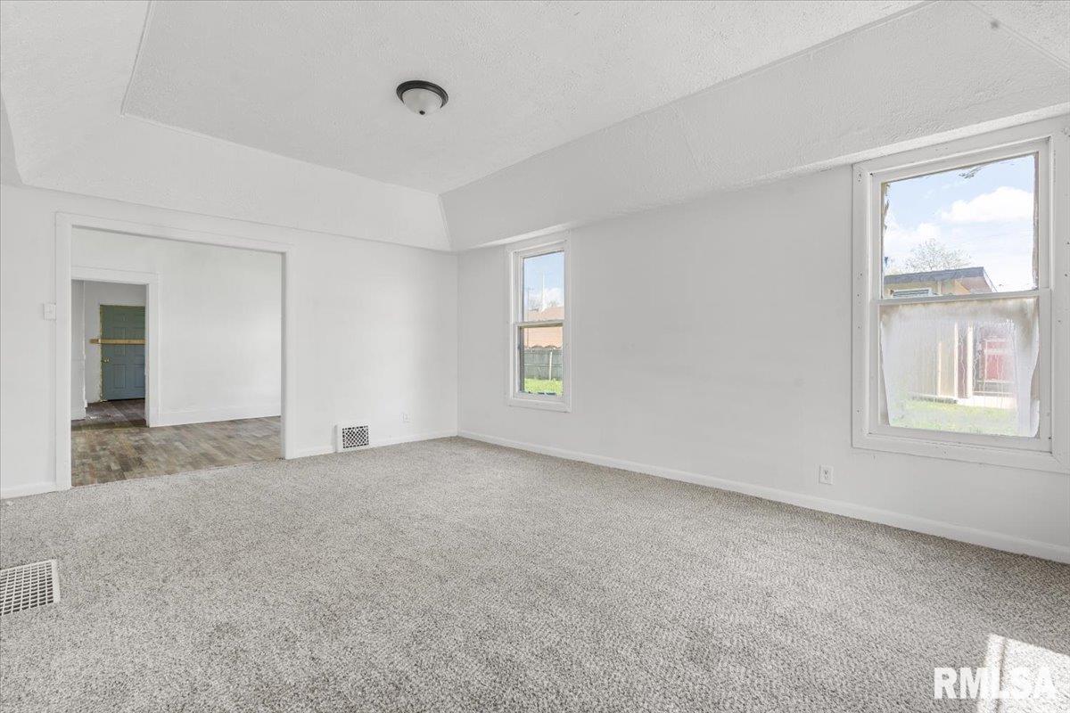 1719 Clay Street Springfield, IL 62703 - Photo 3 of 25
