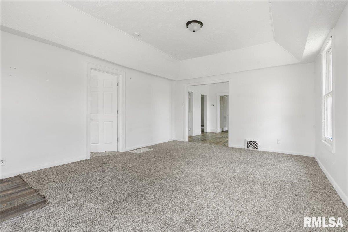 1719 Clay Street Springfield, IL 62703 - Photo 4 of 25