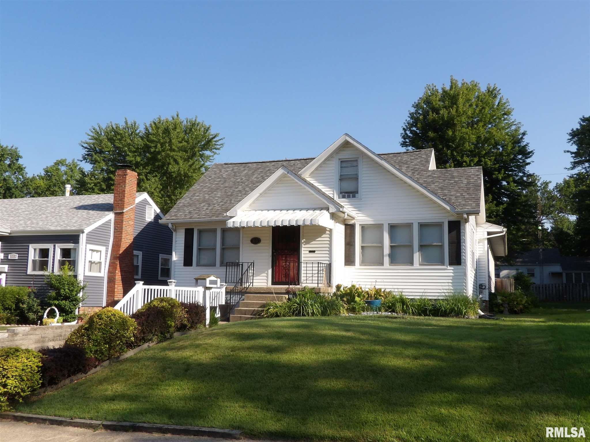 1615 West Cook Street Springfield, IL 62704 - Photo 1 of 28