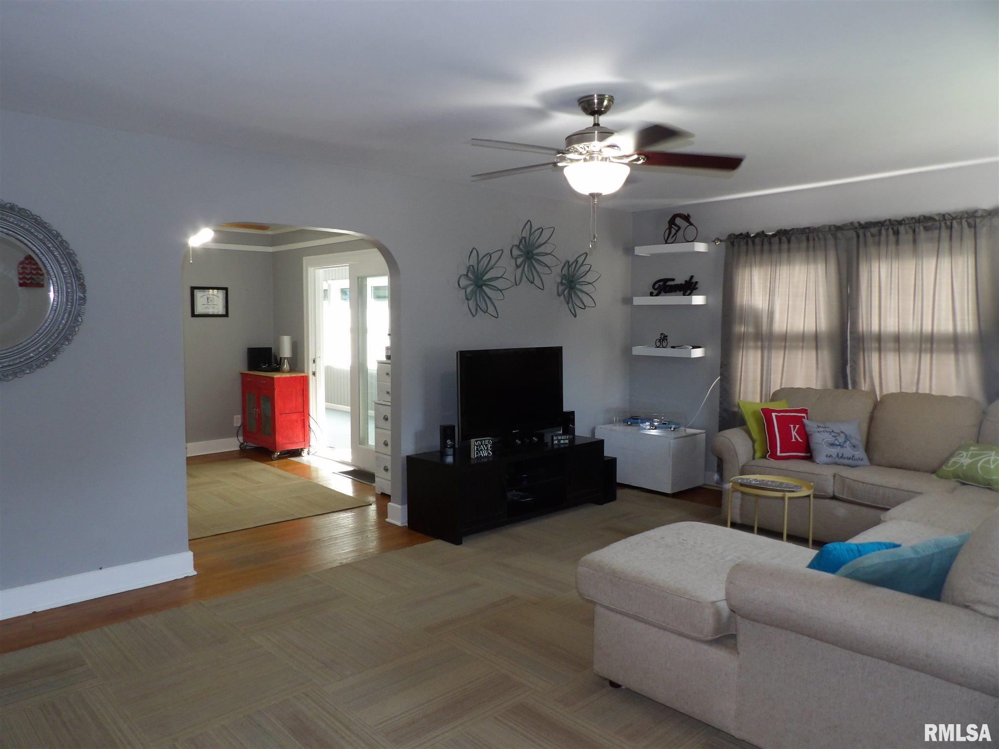 1615 West Cook Street Springfield, IL 62704 - Photo 3 of 28