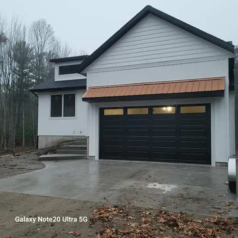 $799,900 | 16229 148th Avenue, Spring Lake, MI 49456