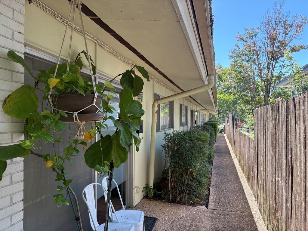 1302 Norwalk Lane Austin, TX 78703 - Photo 21 of 34