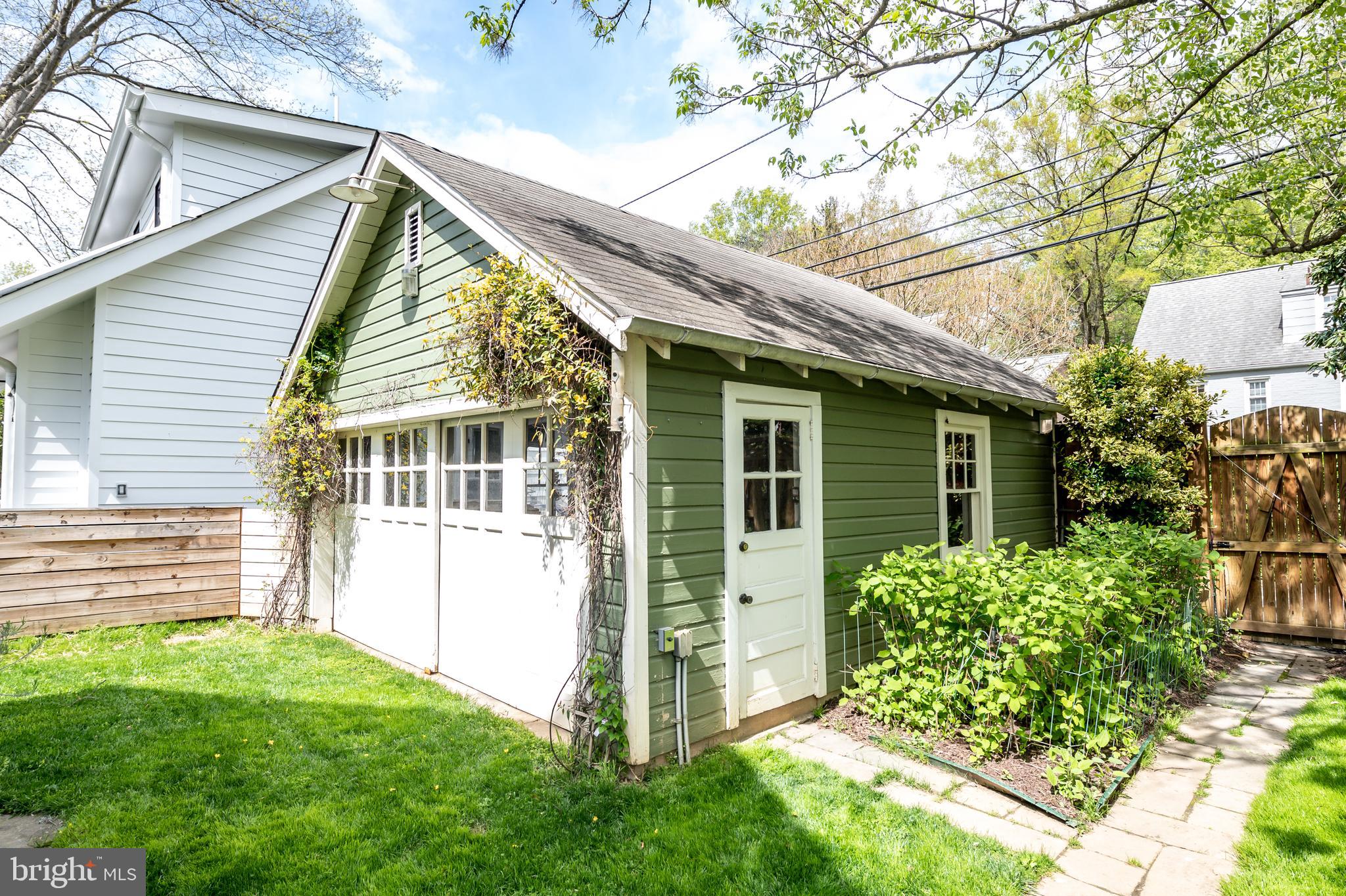 5809 Sherier Place Northwest Washington, DC 20016 - Photo 37 of 48 Garage