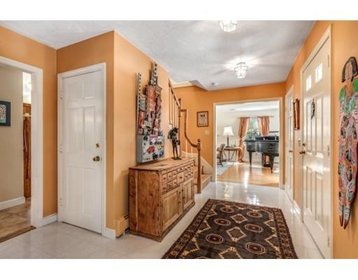11 Oxbow Road Wayland, MA 01778 - Photo 2 of 27