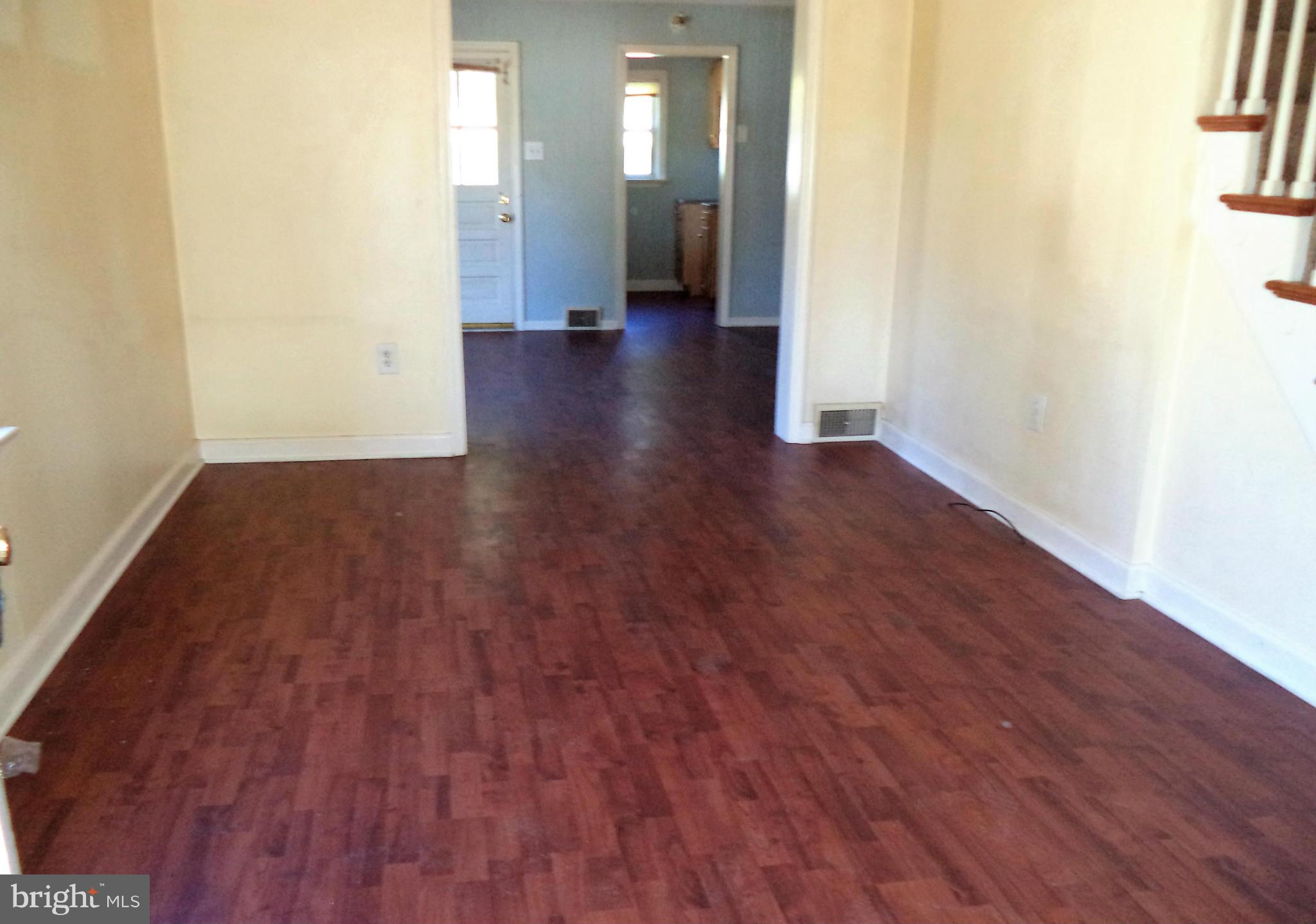 345 Devonshire Road Hagerstown, MD 21740 - Photo 2 of 14 Living Room