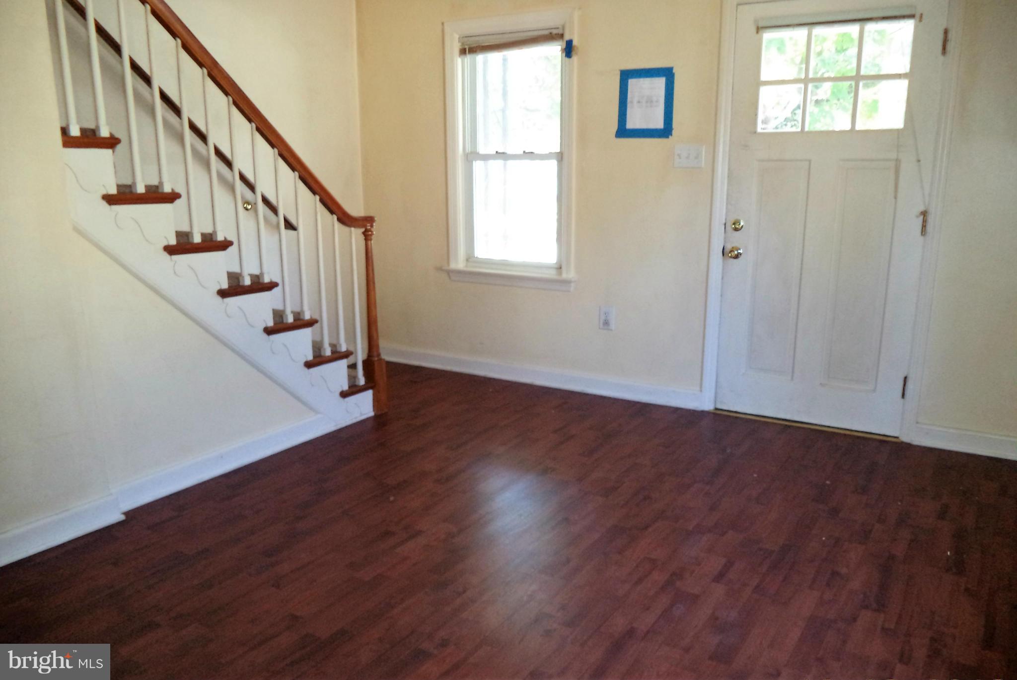 345 Devonshire Road Hagerstown, MD 21740 - Photo 3 of 14 Living Room