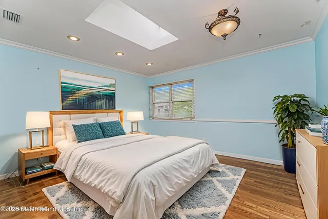 $1,285,000 | 284 Todt Hill Road | Todt Hill