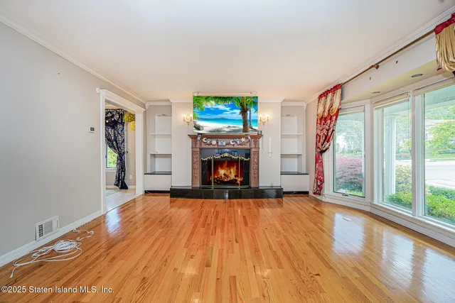 $1,285,000 | 284 Todt Hill Road | Todt Hill