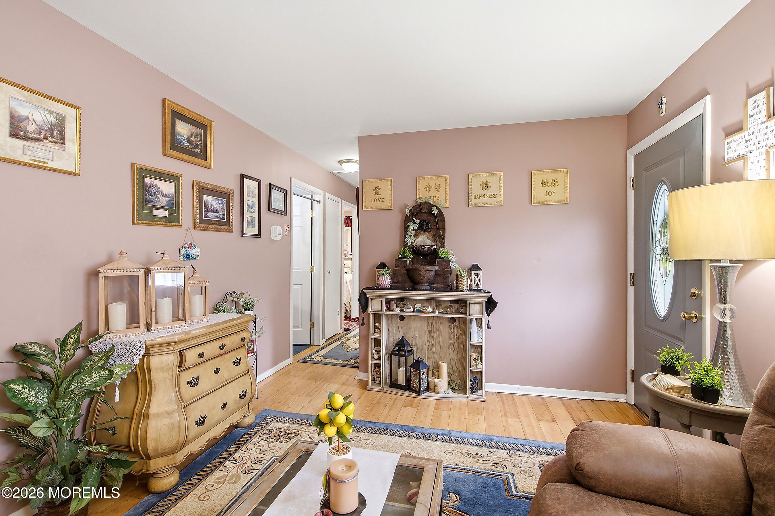 17 Locust Road Howell, NJ 07731 - Photo 6 of 23 06-Living 1D