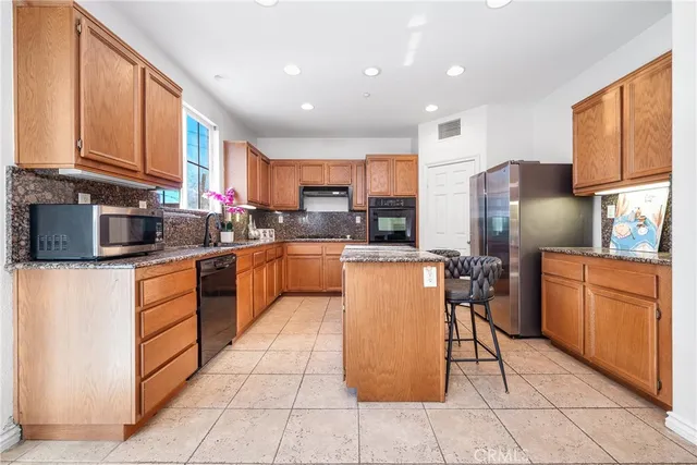 $880,000 | 15187 Hawk Street, Fontana, CA 92336