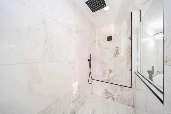 $500,000 | 1909 West 600 S Road South, Muncie, IN 47302