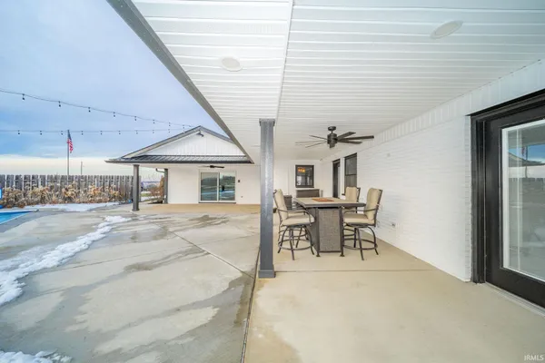 $500,000 | 1909 West 600 S Road South, Muncie, IN 47302