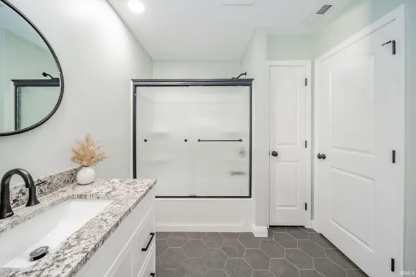 $500,000 | 1909 West 600 S Road South, Muncie, IN 47302