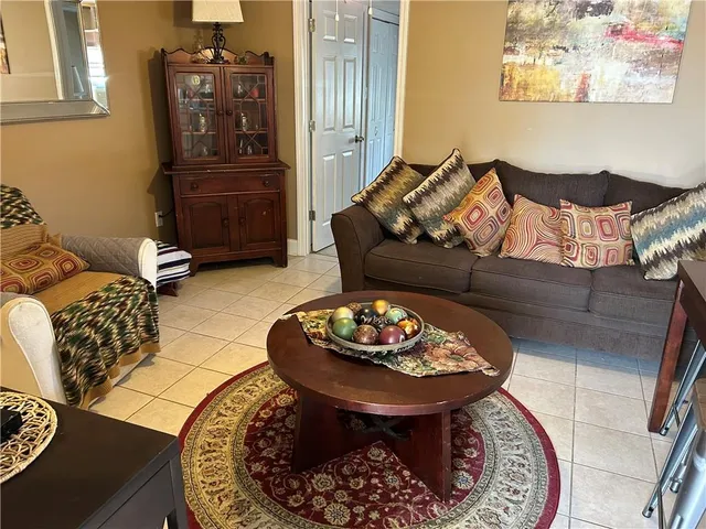 $1,000 | Undisclosed Address, Metairie, LA 70001