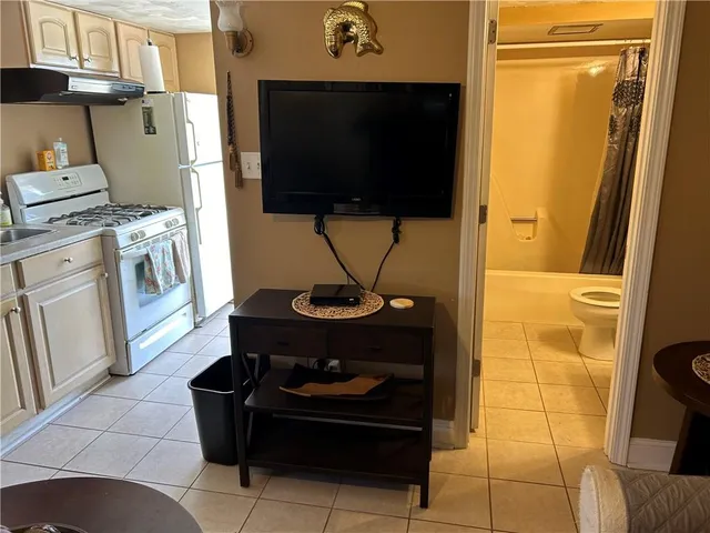 $1,000 | Undisclosed Address, Metairie, LA 70001