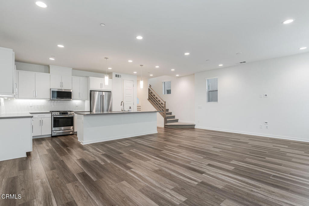 1085 Canal Street Oxnard, CA 93035 - Photo 13 of 51