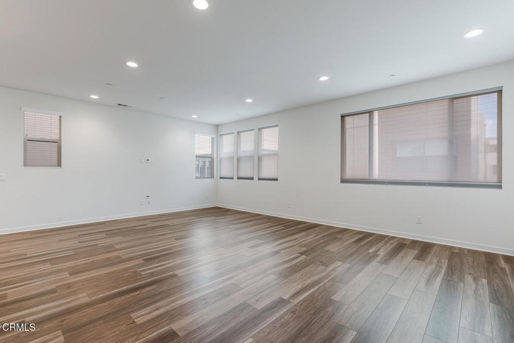 1085 Canal Street Oxnard, CA 93035 - Photo 14 of 51