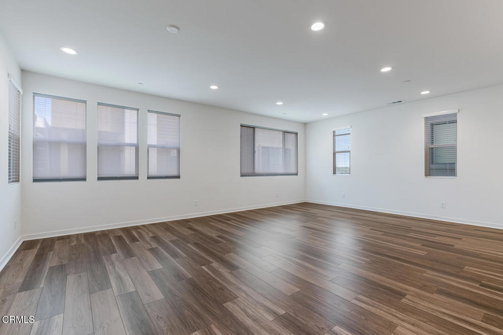 1085 Canal Street Oxnard, CA 93035 - Photo 15 of 51